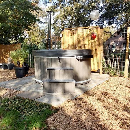 Rumah Senang Wellness Met Hottub En Tuin Евейк Екстер'єр фото