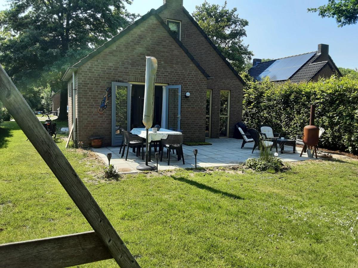 Rumah Senang Wellness Met Hottub En Tuin Евейк Екстер'єр фото