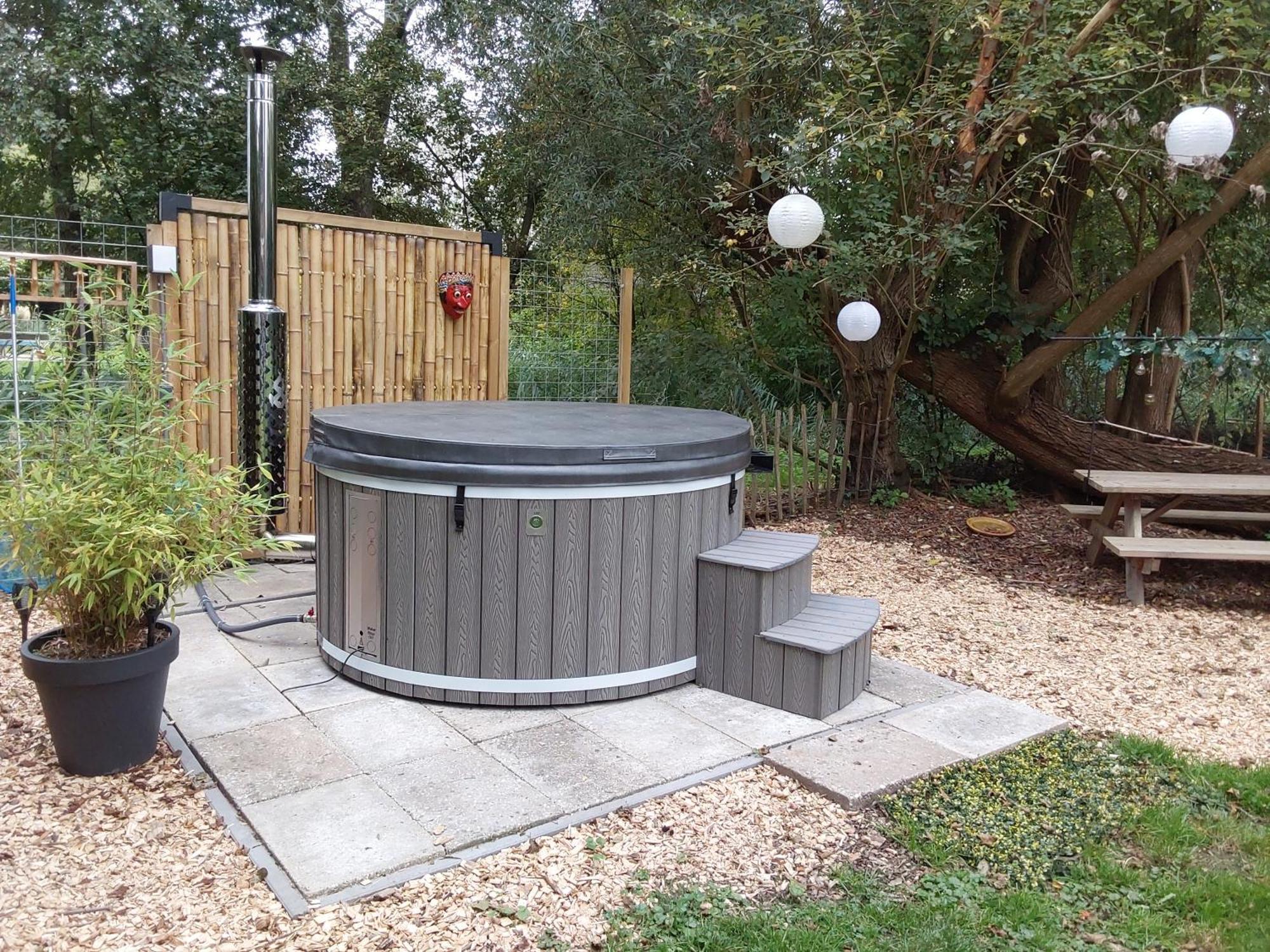Rumah Senang Wellness Met Hottub En Tuin Евейк Екстер'єр фото