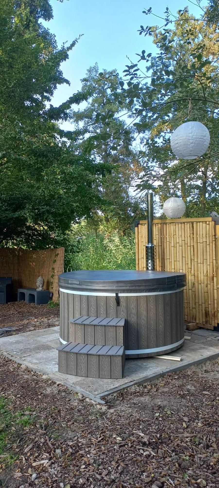 Rumah Senang Wellness Met Hottub En Tuin Евейк Екстер'єр фото